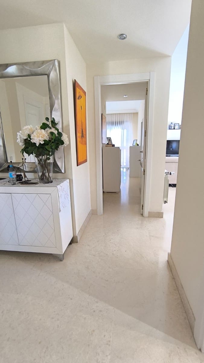 3 bedroom Apartment for sale in Los Alcazares with pool - € 245,000 (Ref: 8947547)