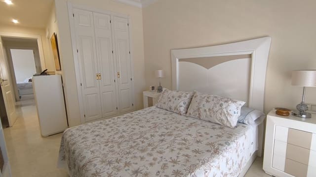 3 bedroom Apartment for sale in Los Alcázares with pool - € 245,000 (Ref: 8947547)