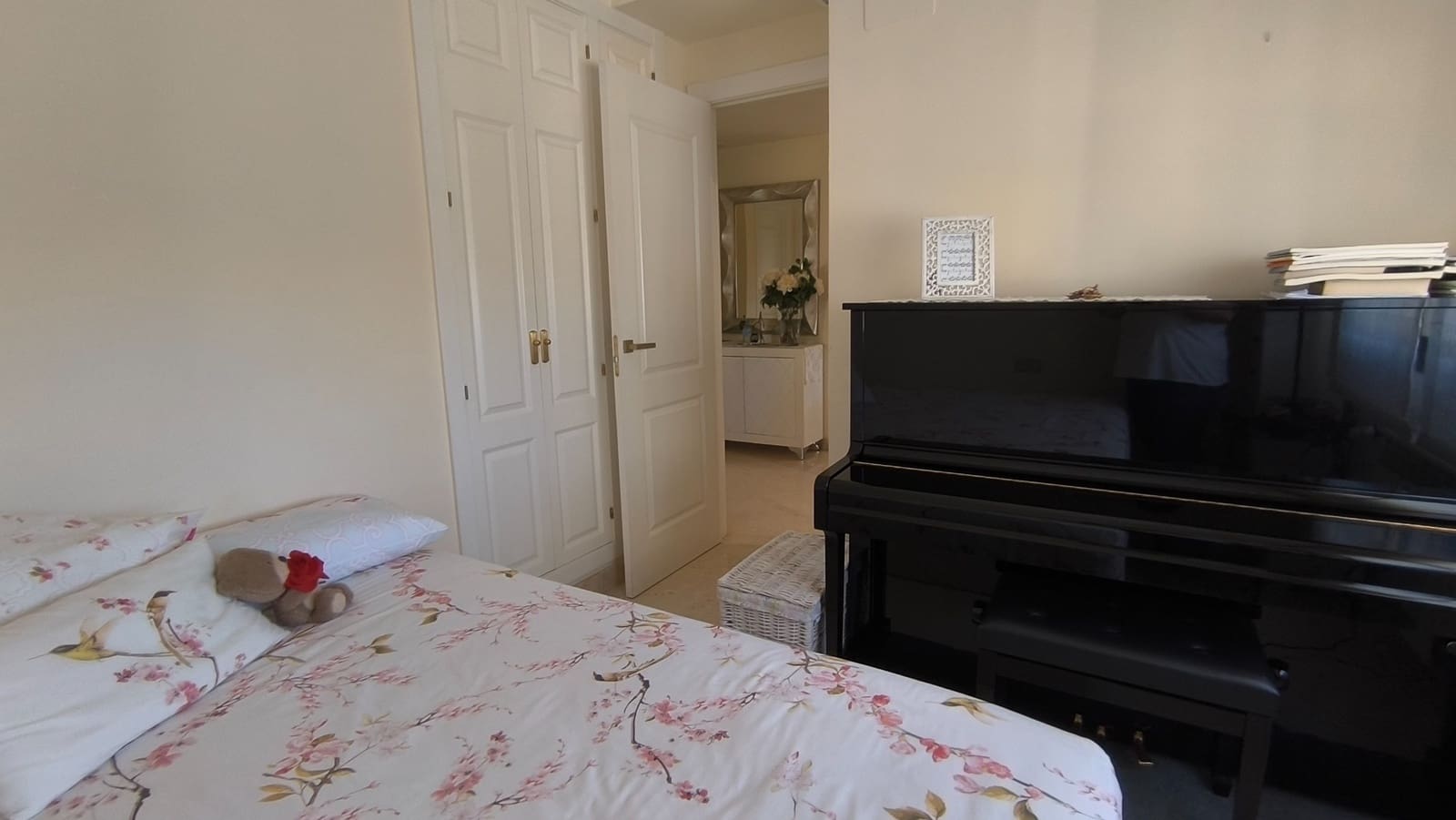 3 bedroom Apartment for sale in Los Alcazares with pool - € 245,000 (Ref: 8947547)