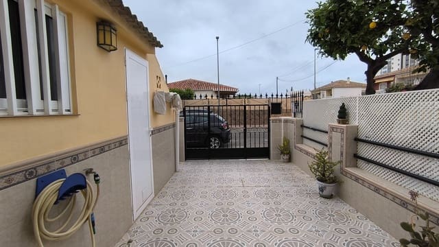Apartamento de 2 habitaciones en Los Alcázares en venta - 110.000 € (Ref: 8953459)