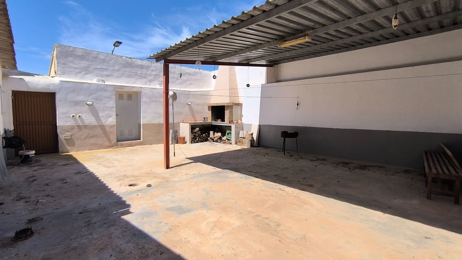 4 bedroom Finca/Country House for sale in El Mirador with pool - € 145,000 (Ref: 9008423)
