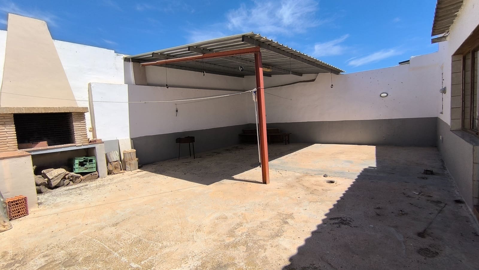 4 bedroom Finca/Country House for sale in El Mirador with pool - € 145,000 (Ref: 9008423)