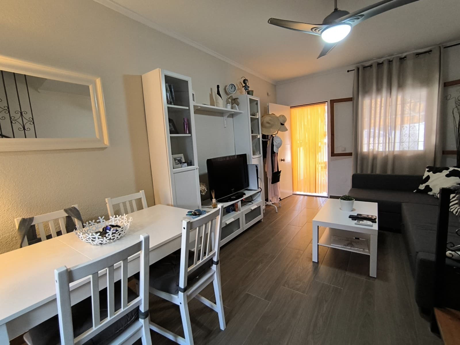 3 bedroom Apartment for sale in Los Alcazares with pool - € 129,900 (Ref: 9181557)