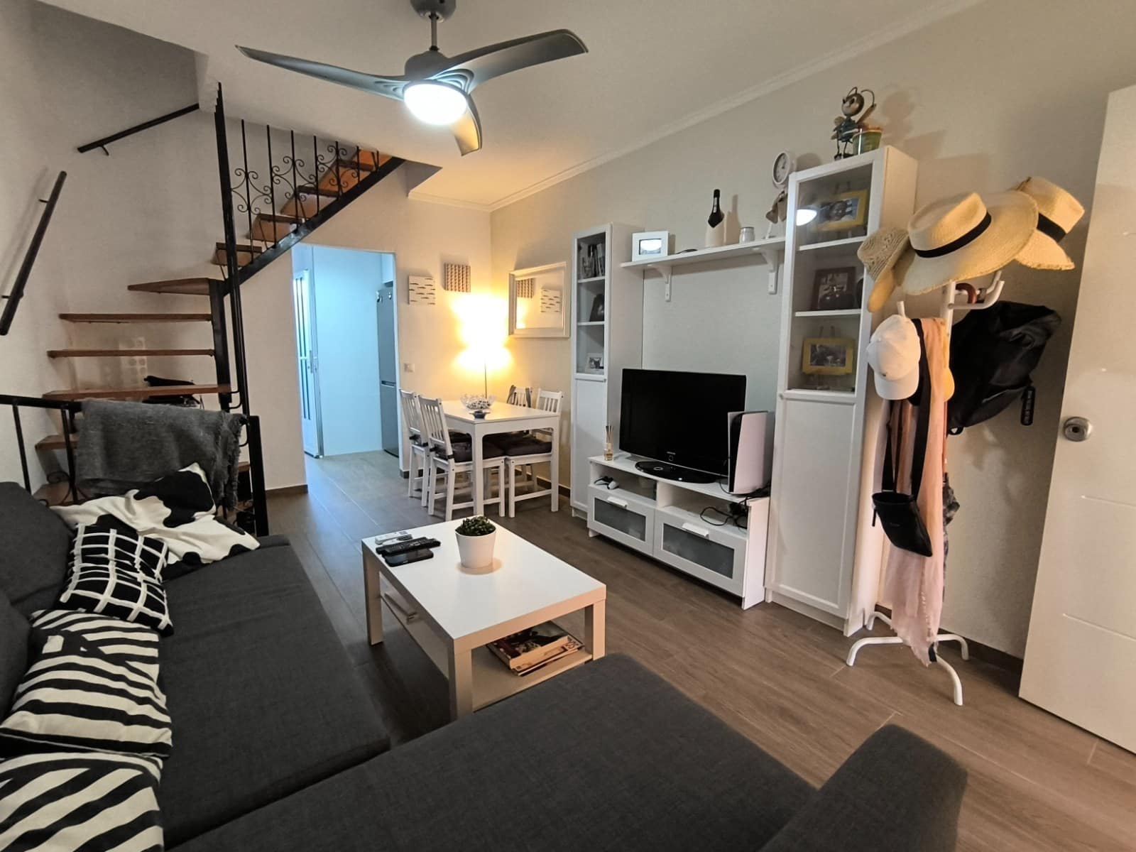 3 bedroom Apartment for sale in Los Alcazares with pool - € 129,900 (Ref: 9181557)