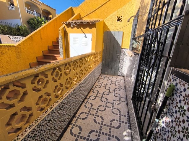 2 quarto Bungalow para venda em Los Narejos, Los Alcázares com piscina - 75 000 € (Ref: 9352127)