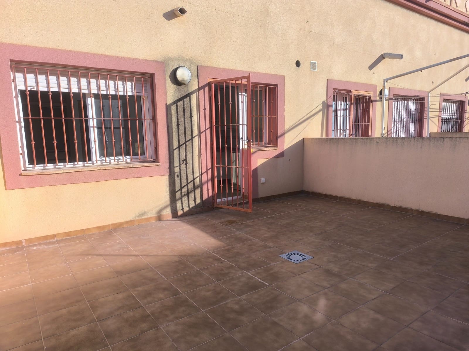 Apartamento de 3 habitaciones en Los Alcázares en venta con piscina garaje - 230.000 € (Ref: 9446899)