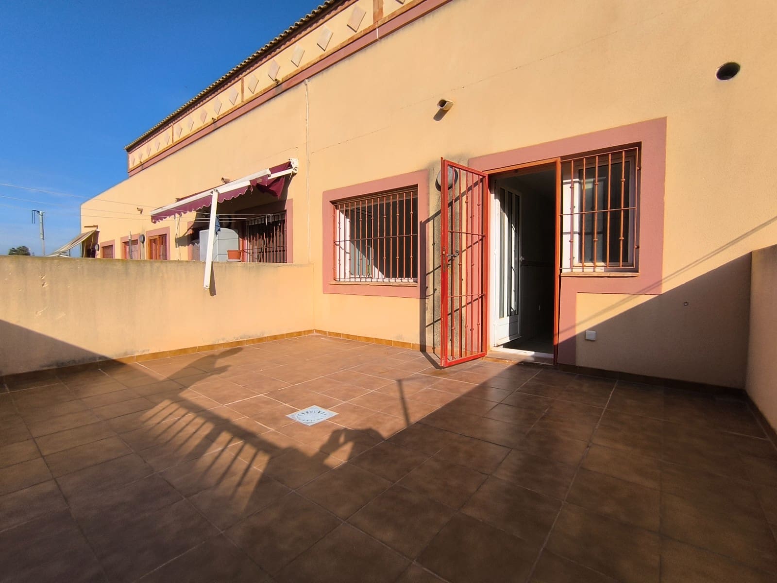 Apartamento de 3 habitaciones en Los Alcázares en venta con piscina garaje - 230.000 € (Ref: 9446899)