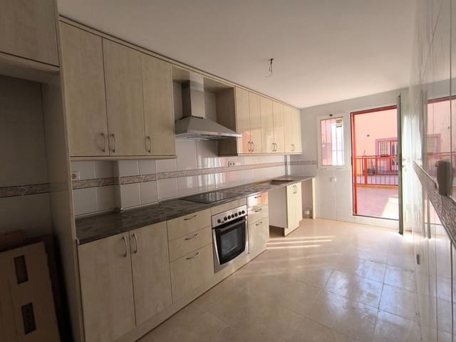 Apartamento de 3 habitaciones en Los Alcázares en venta con piscina garaje - 230.000 € (Ref: 9446899)