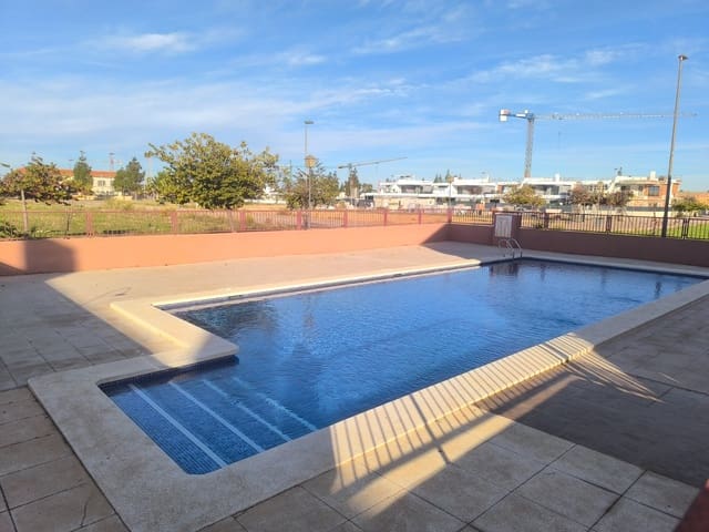 Apartamento de 3 habitaciones en Los Alcázares en venta con piscina garaje - 230.000 € (Ref: 9446899)