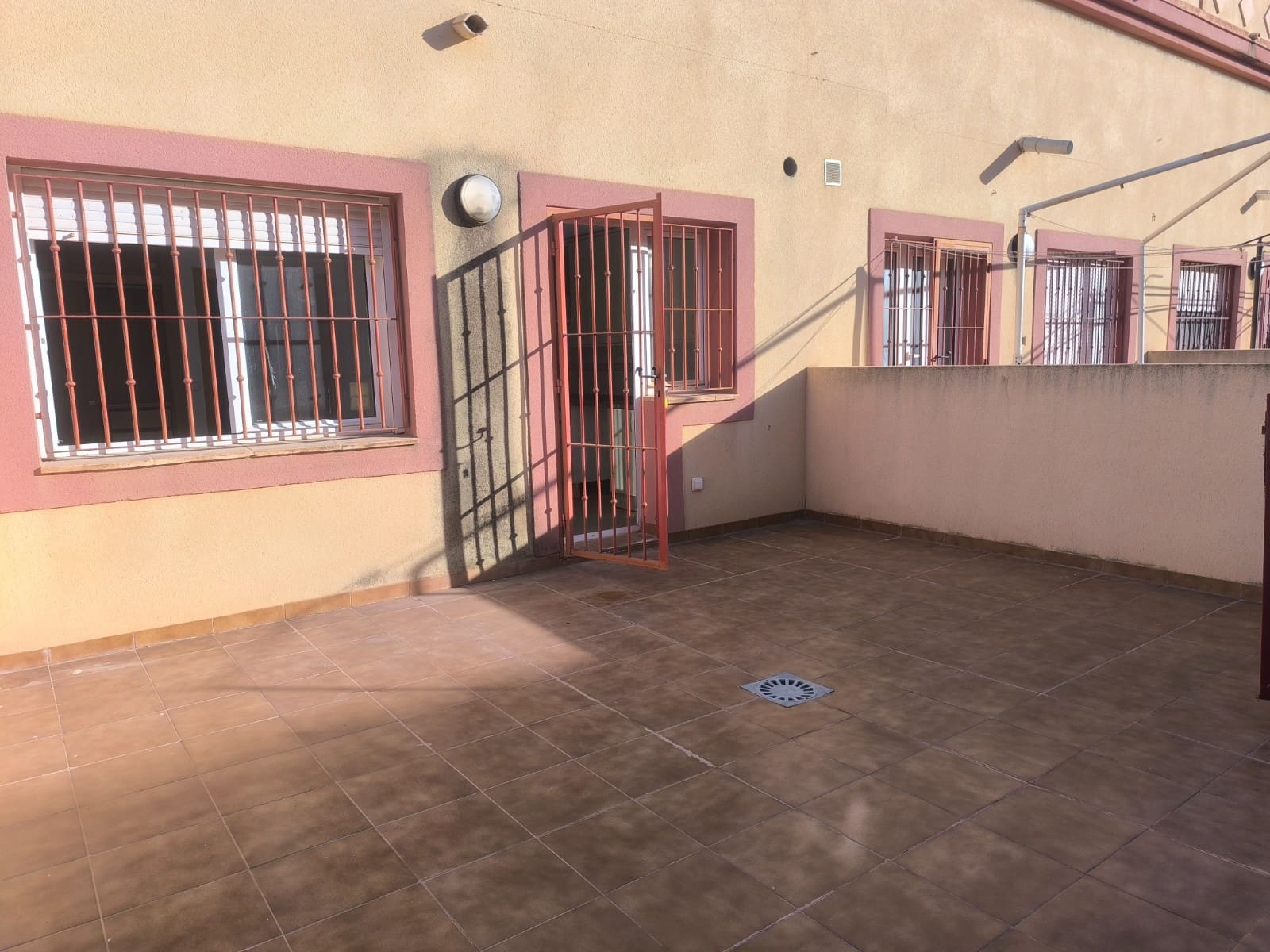 Apartamento de 3 habitaciones en Los Alcázares en venta con piscina garaje - 230.000 € (Ref: 9446899)