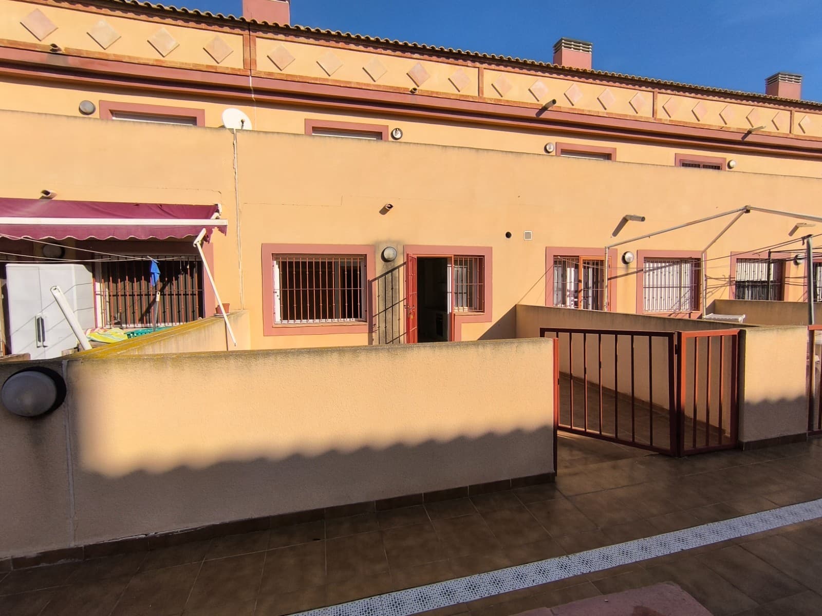 Apartamento de 3 habitaciones en Los Alcázares en venta con piscina garaje - 230.000 € (Ref: 9446899)