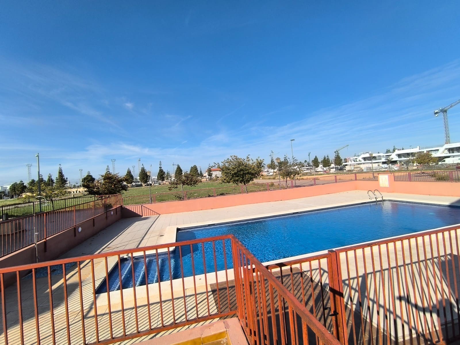 Apartamento de 3 habitaciones en Los Alcázares en venta con piscina garaje - 230.000 € (Ref: 9446899)