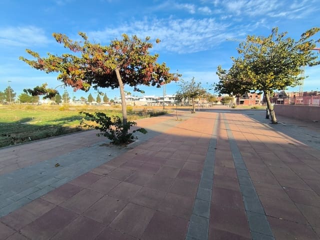 Apartamento de 3 habitaciones en Los Alcázares en venta con piscina garaje - 230.000 € (Ref: 9446899)