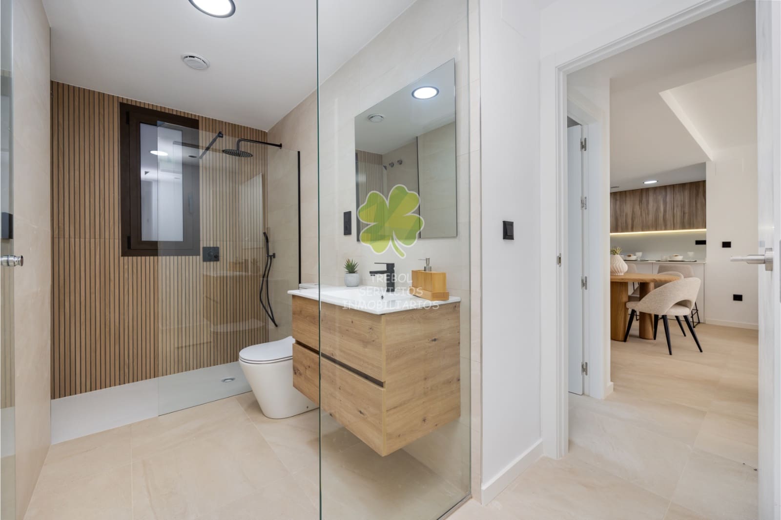 2 makuuhuone Huoneisto myytävänä paikassa Los Alcazares mukana uima-altaan 
autotalli - 260 000 € (Ref: 9566198)