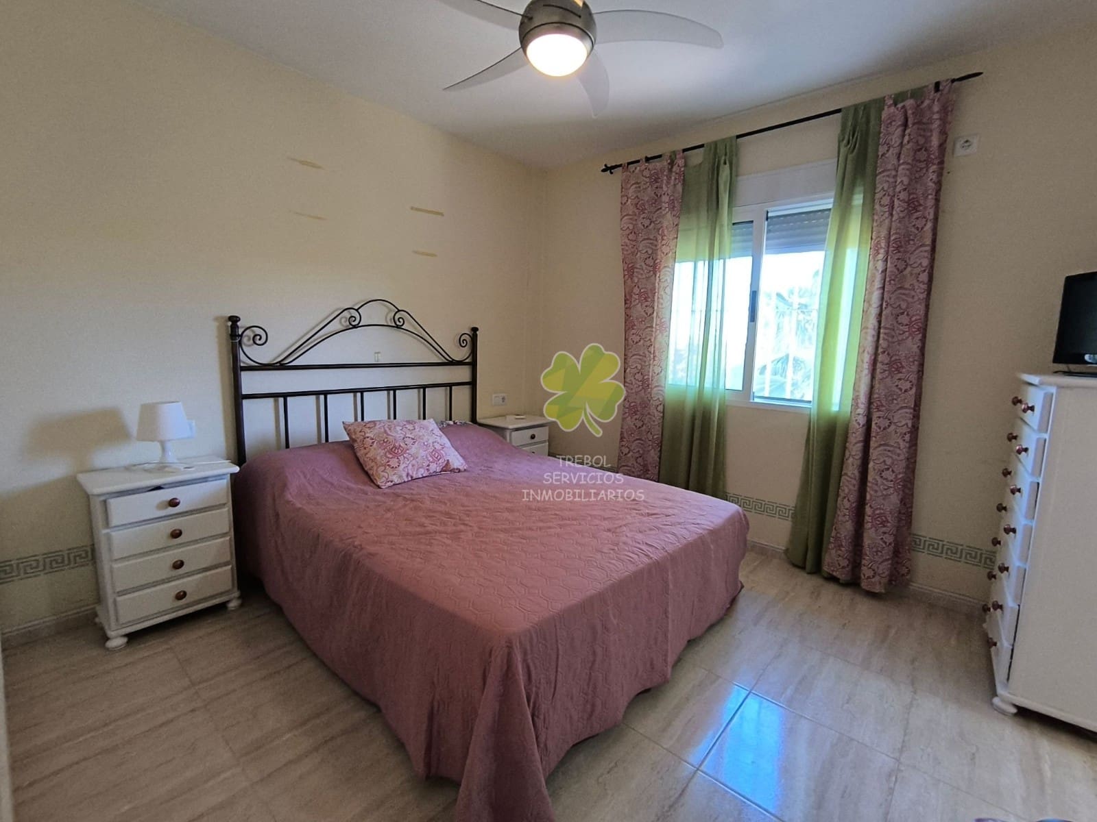 6 makuuhuone Maalaistalo myytävänä paikassa Los Alcazares mukana uima-altaan 
autotalli - 498 000 € (Ref: 9603004)