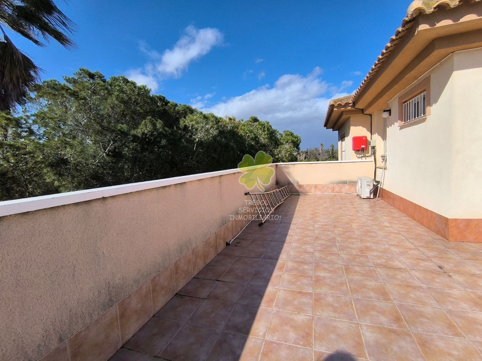 6 makuuhuone Maalaistalo myytävänä paikassa Los Alcazares mukana uima-altaan 
autotalli - 498 000 € (Ref: 9603004)