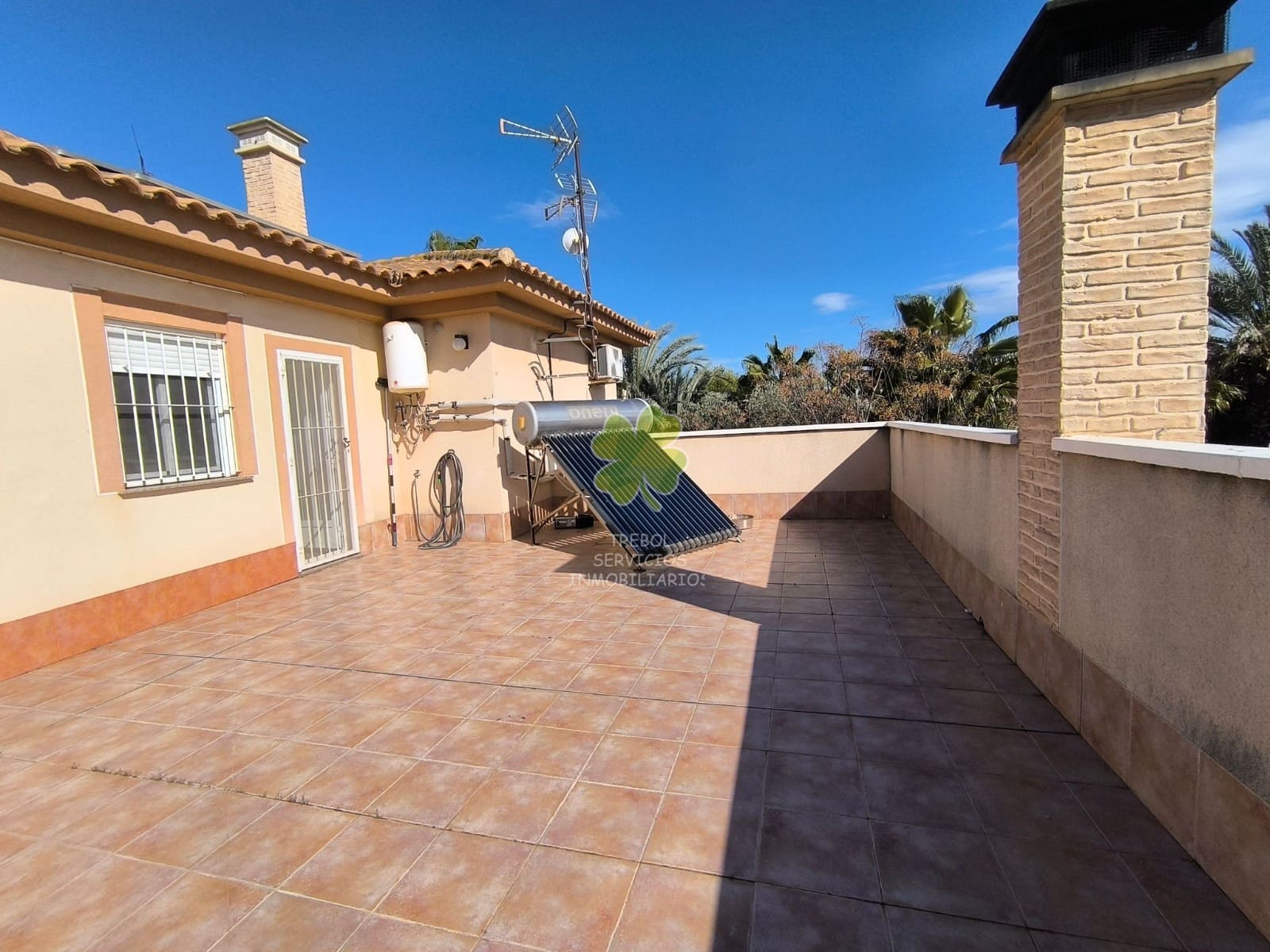 6 makuuhuone Maalaistalo myytävänä paikassa Los Alcazares mukana uima-altaan 
autotalli - 498 000 € (Ref: 9603004)