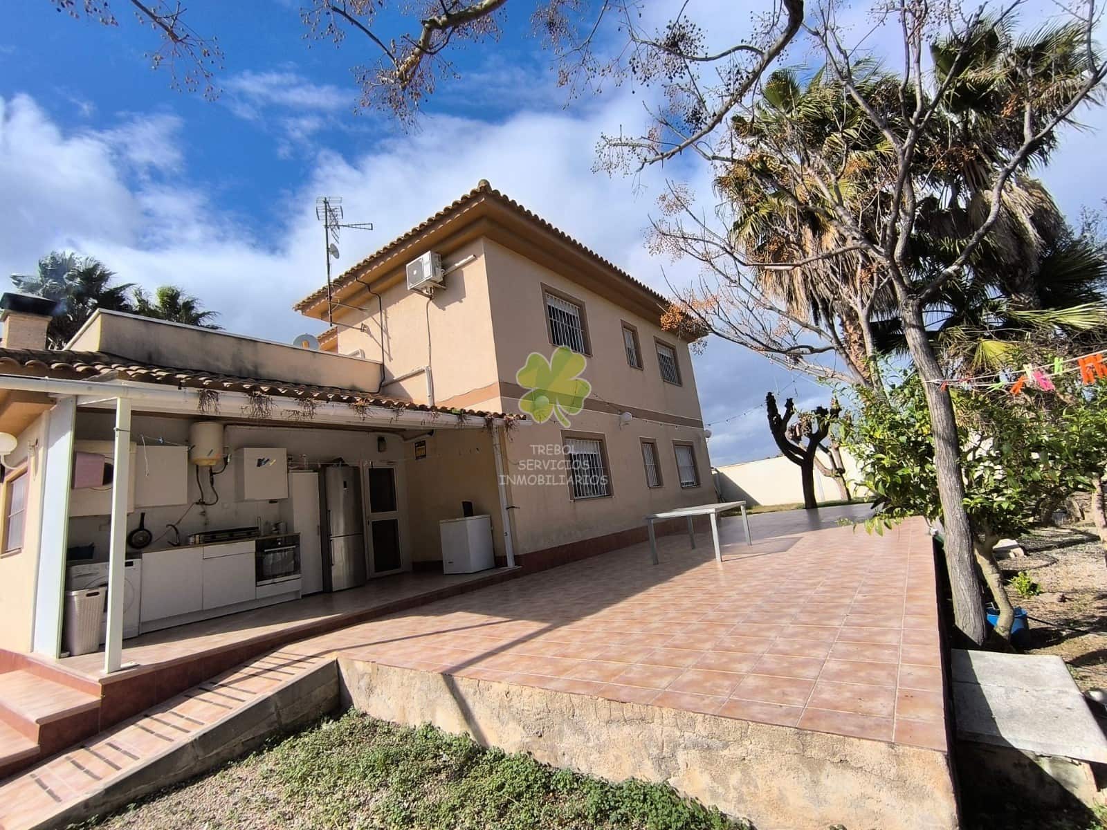 6 makuuhuone Maalaistalo myytävänä paikassa Los Alcazares mukana uima-altaan 
autotalli - 498 000 € (Ref: 9603004)