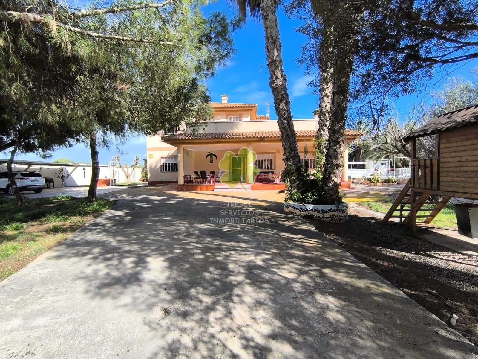 6 makuuhuone Maalaistalo myytävänä paikassa Los Alcazares mukana uima-altaan 
autotalli - 498 000 € (Ref: 9603004)