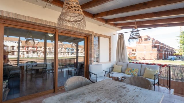 6 quarto Moradia para venda em Los Alcázares com garagem - 599 000 € (Ref: 9730626)