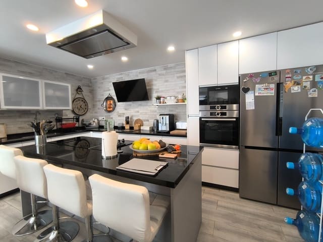 5 quarto Casa em Banda para venda em San Pedro del Pinatar com garagem - 290 000 € (Ref: 9797716)