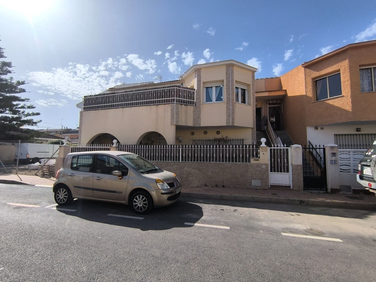 5 bedroom Townhouse for sale in San Pedro del Pinatar with garage - € 290,000 (Ref: 9797716)