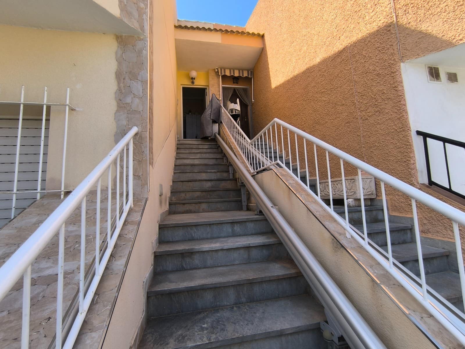 5 bedroom Townhouse for sale in San Pedro del Pinatar with garage - € 290,000 (Ref: 9797716)