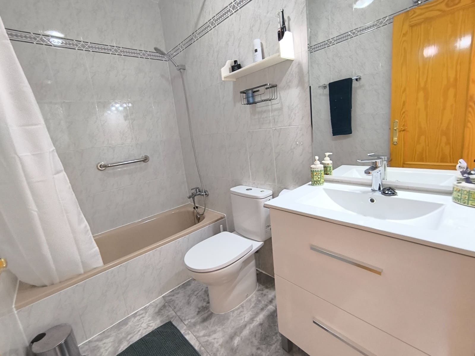 3 makuuhuone Huoneisto vuokrattavana paikassa Los Alcazares - 800 € (Ref: 9854403)