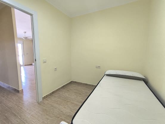 Appartement de 3 chambres de location de vacances à Los Alcazares avec garage - 800 € (Ref: 9964303)