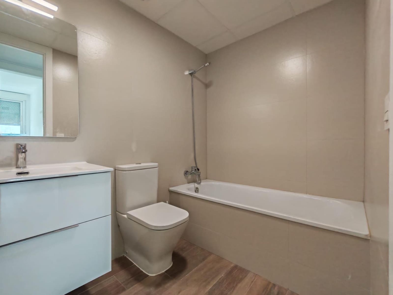 2 soverom Leilighet til leie i Alboraya / Alboraia - € 1 350 (Ref: 10059265)