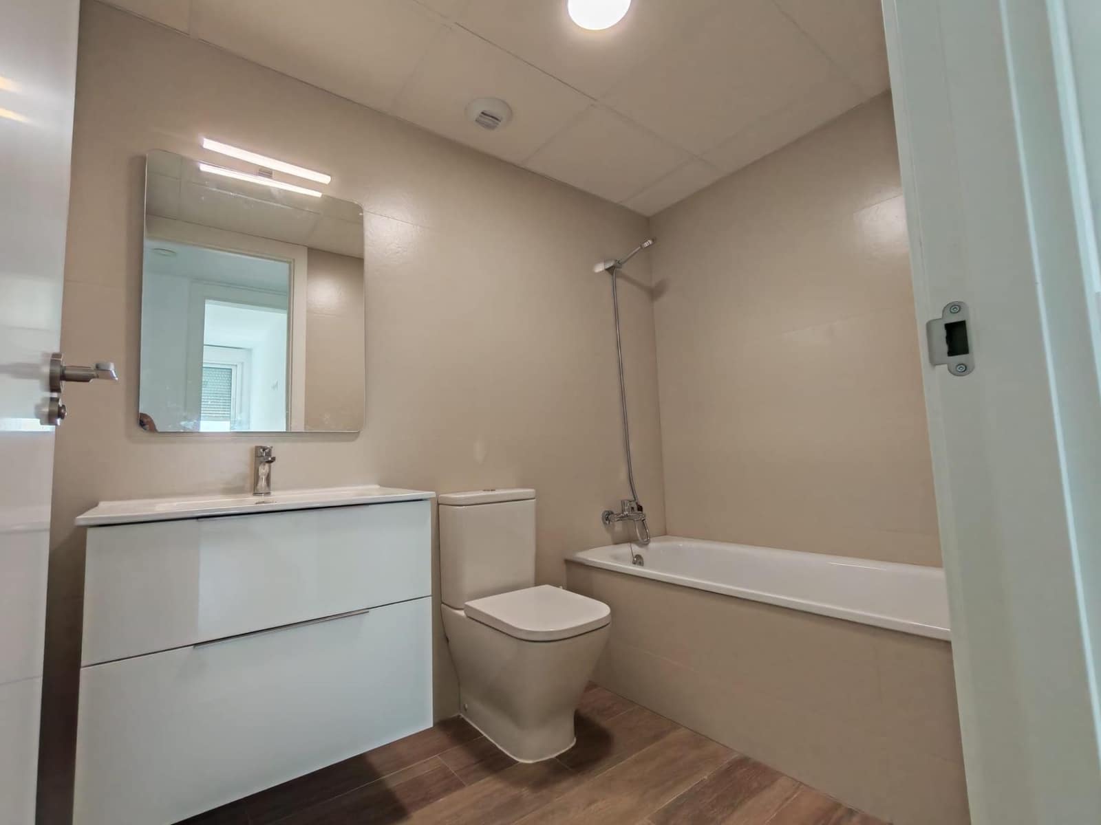 2 soverom Leilighet til leie i Alboraya / Alboraia - € 1 350 (Ref: 10059265)