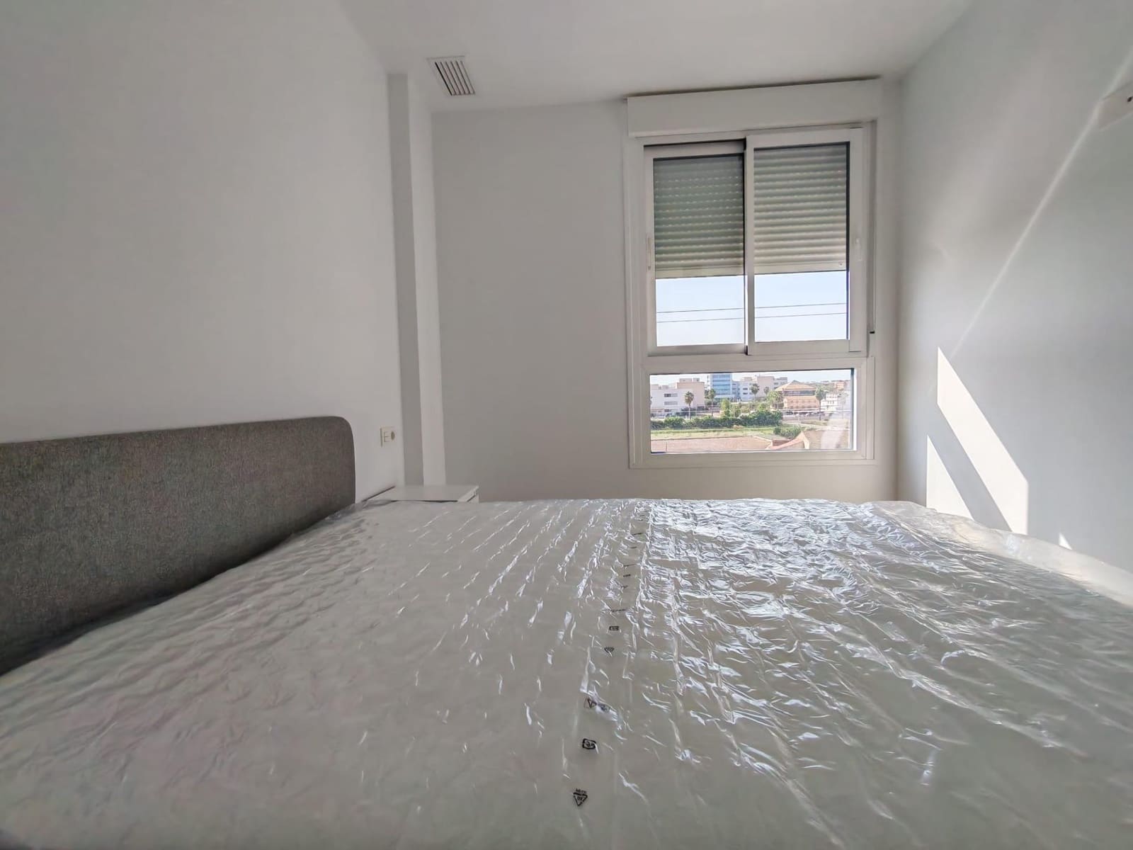 2 soverom Leilighet til leie i Alboraya / Alboraia - € 1 350 (Ref: 10059265)
