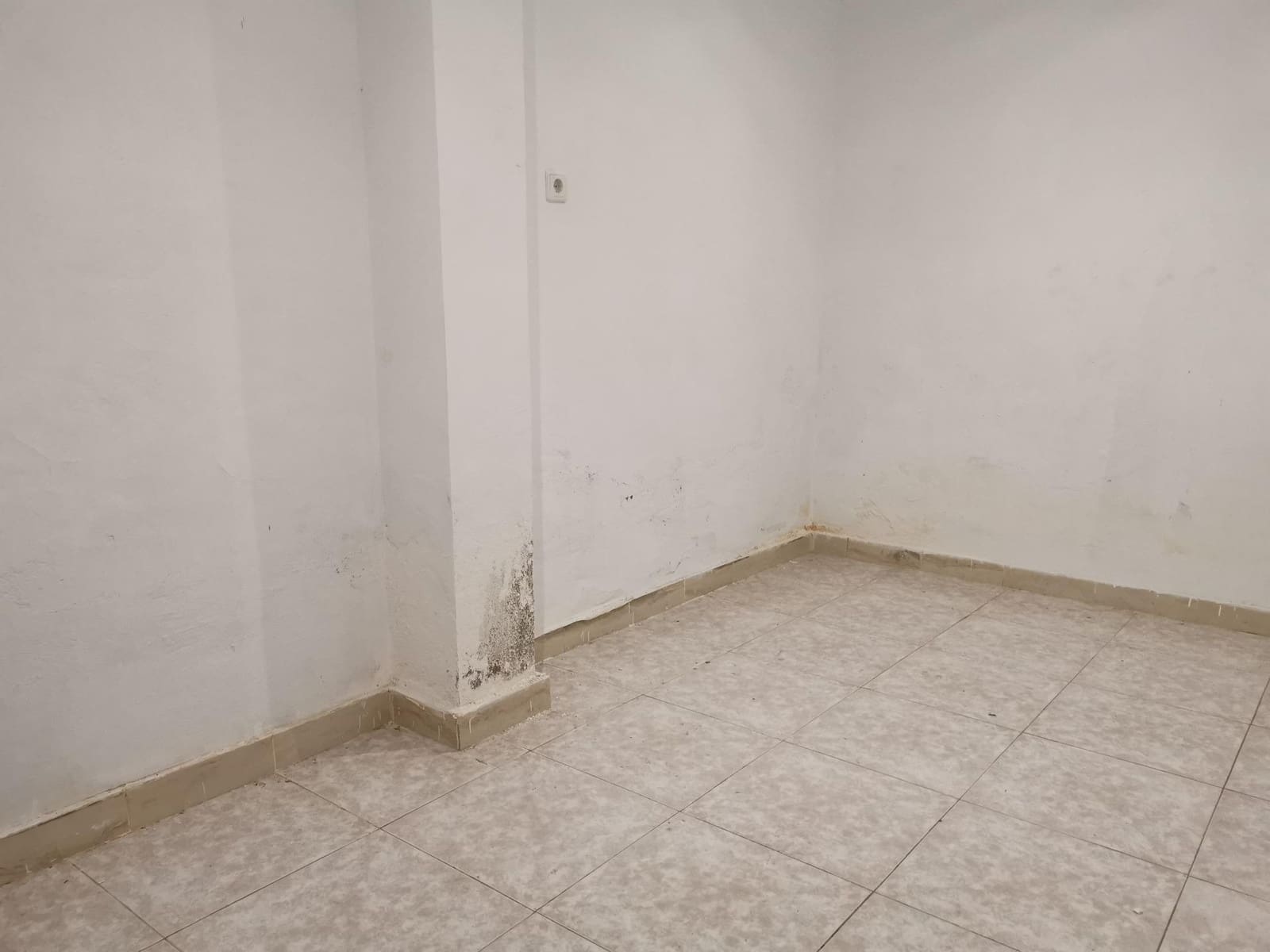 Kaupallinen vuokrattavana paikassa Valencia kaupunki - 1 100 € (Ref: 10159832)