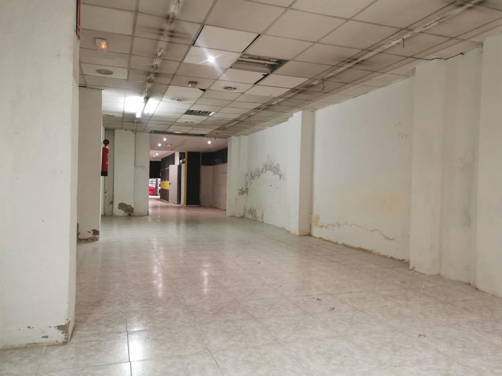 Commercial for rent in Valencia city - € 1,100 (Ref: 10159832)