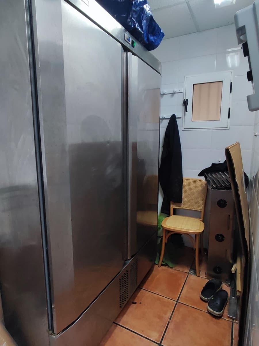 Yritys vuokrattavana paikassa Valencia kaupunki - 1 400 € (Ref: 10171846)