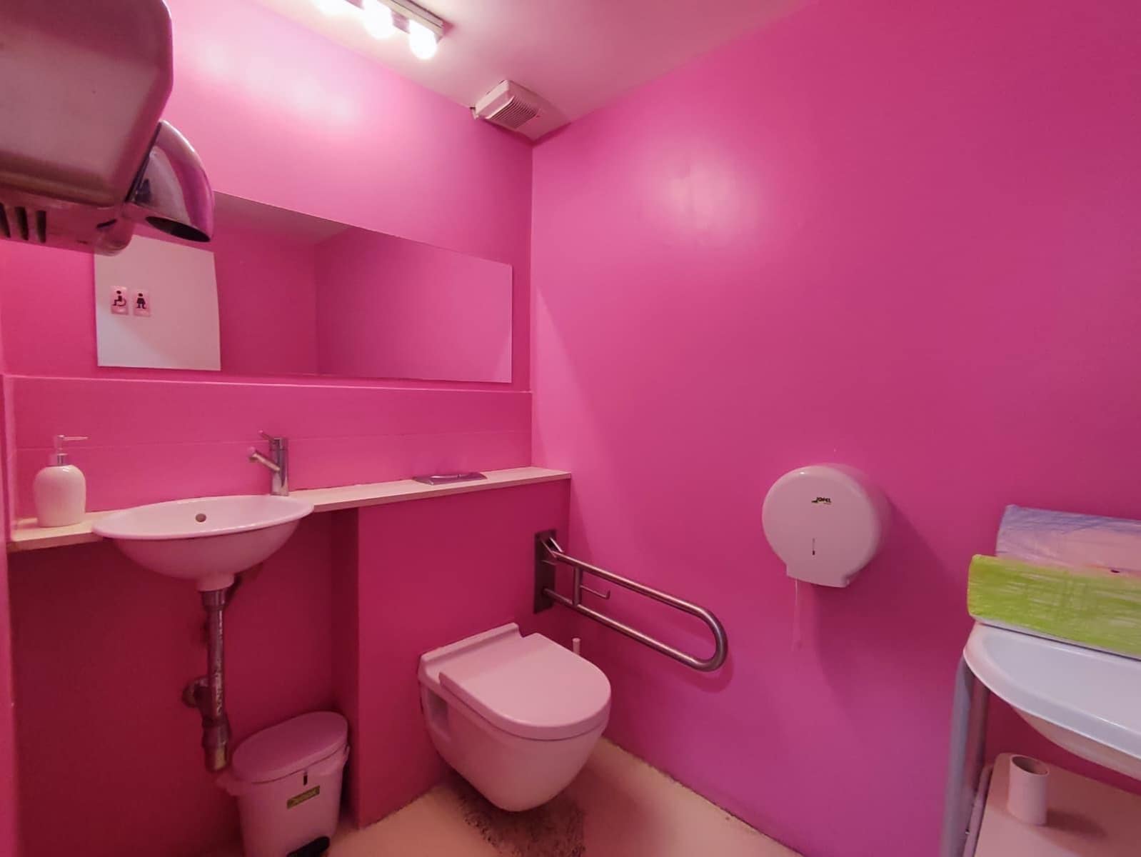 Yritys vuokrattavana paikassa Valencia kaupunki - 1 400 € (Ref: 10171846)