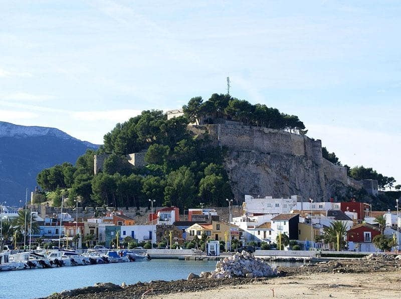 2 soveværelse Lejlighed til salg i Denia med swimmingpool - € 389.000 (Ref: 9126967)