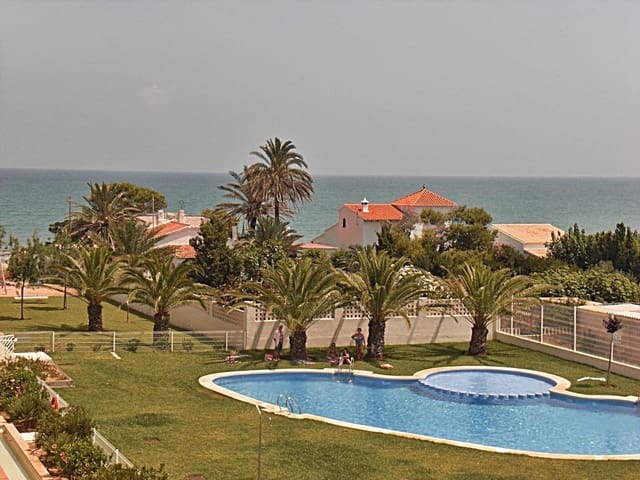 2 bedroom Apartment for sale in Dénia with pool - € 389,000 (Ref: 9126967)