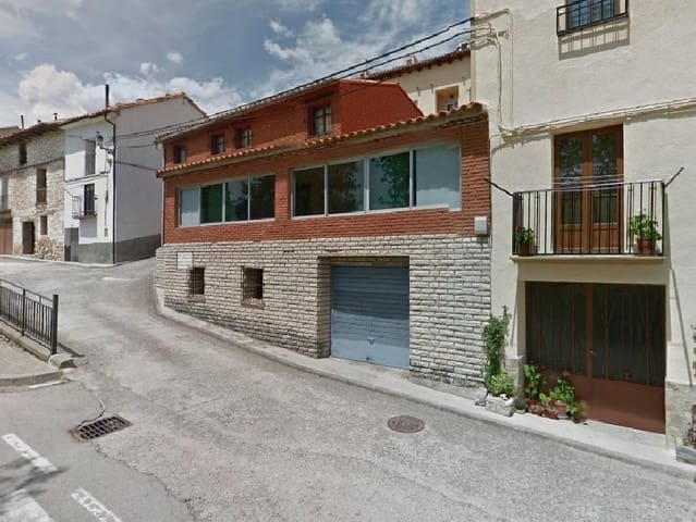 6 soveværelse Byhus til salg i Mosqueruela med garage - € 99.500 (Ref: 9126973)