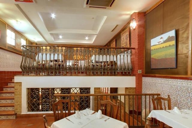 Bedrijf te koop in El Mercat, Valencia stad - € 890.000 (Ref: 9126974)