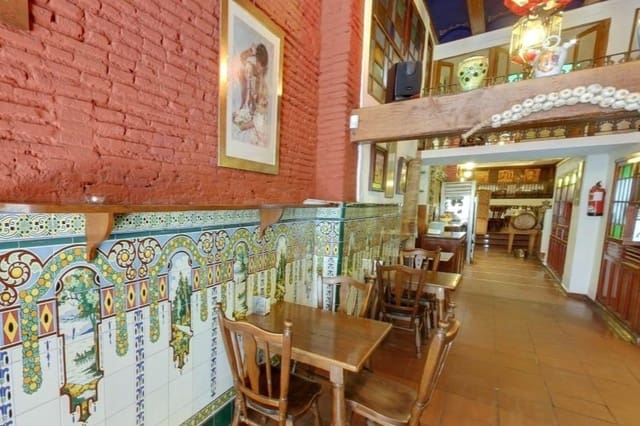 Bedrijf te koop in El Mercat, Valencia stad - € 890.000 (Ref: 9126974)