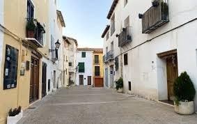 5 soveværelse Byhus til salg i Requena med garage - € 250.000 (Ref: 9126976)