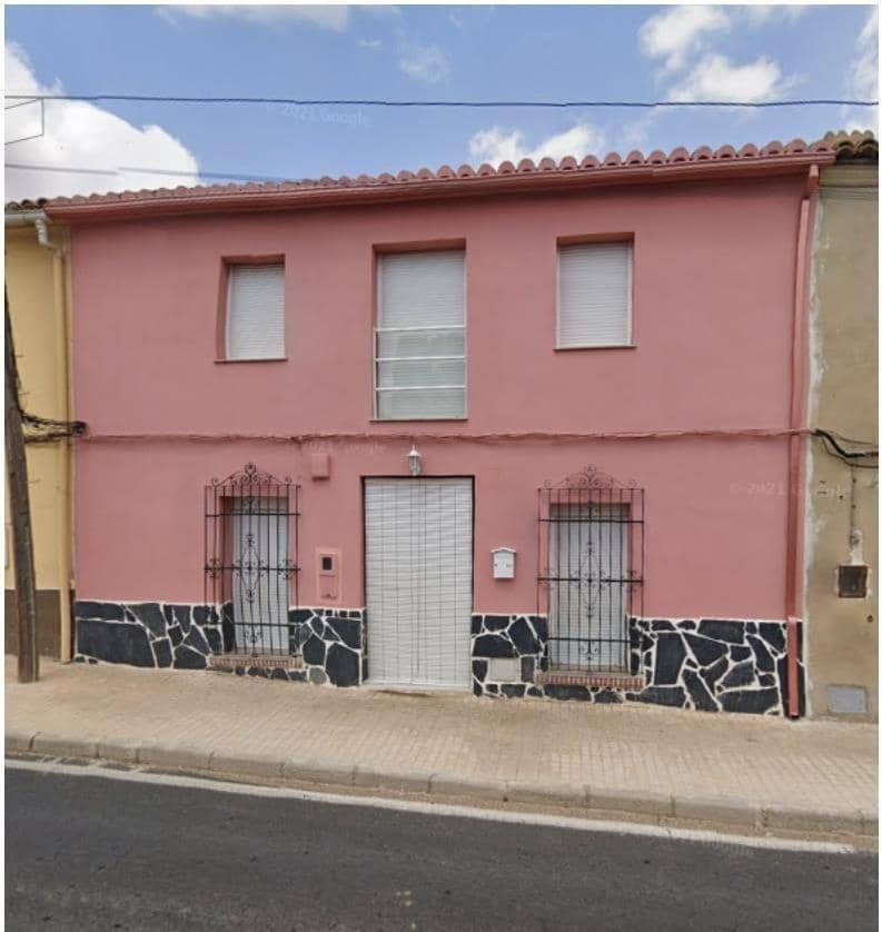 5 soveværelse Byhus til salg i Requena med garage - € 250.000 (Ref: 9126976)