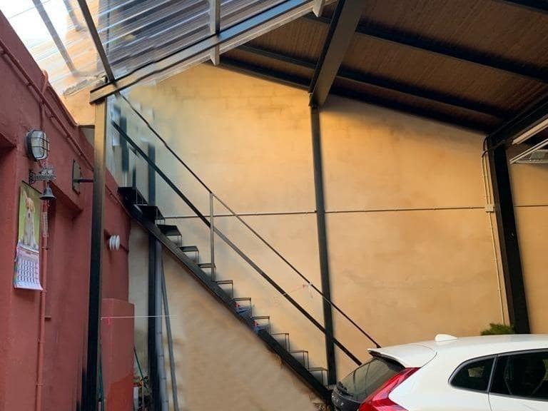 5 soveværelse Byhus til salg i Requena med garage - € 250.000 (Ref: 9126976)