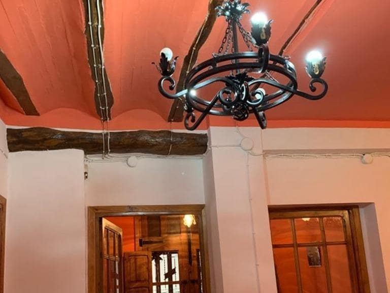 5 soveværelse Byhus til salg i Requena med garage - € 250.000 (Ref: 9126976)