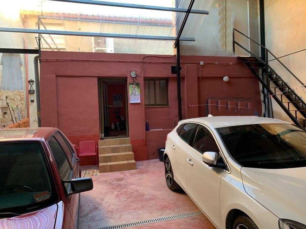 5 soveværelse Byhus til salg i Requena med garage - € 250.000 (Ref: 9126976)