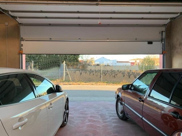 5 soveværelse Byhus til salg i Requena med garage - € 250.000 (Ref: 9126976)