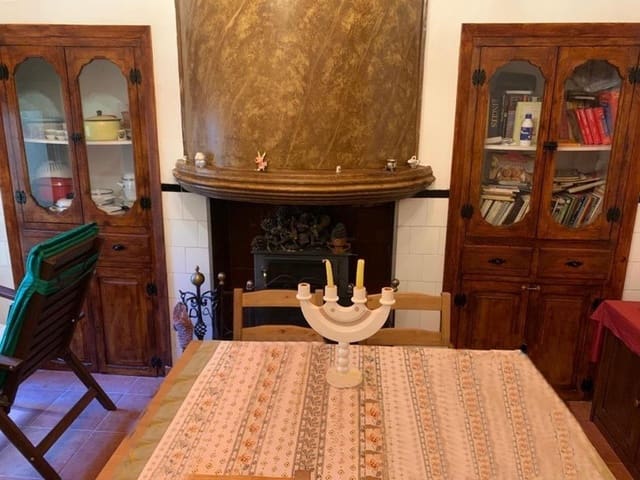 5 soveværelse Byhus til salg i Requena med garage - € 250.000 (Ref: 9126976)