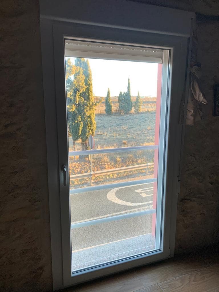 5 soveværelse Byhus til salg i Requena med garage - € 250.000 (Ref: 9126976)