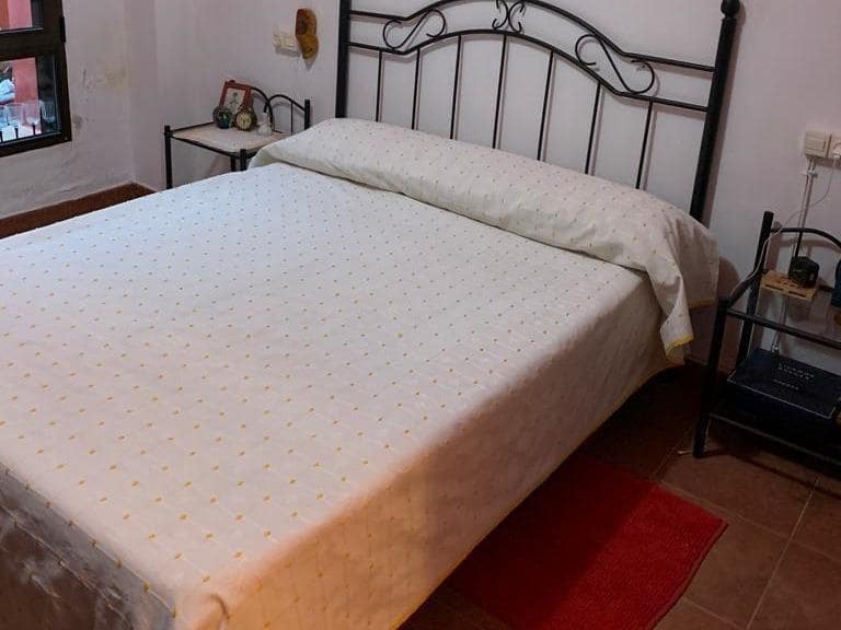 5 soveværelse Byhus til salg i Requena med garage - € 250.000 (Ref: 9126976)